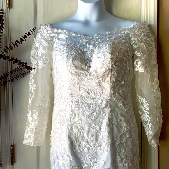 White Formal Wedding Gown - Picture 3 of 11